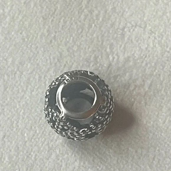 Pandora Snowflake charm - Black Friday 2013 - Picture 8 of 8